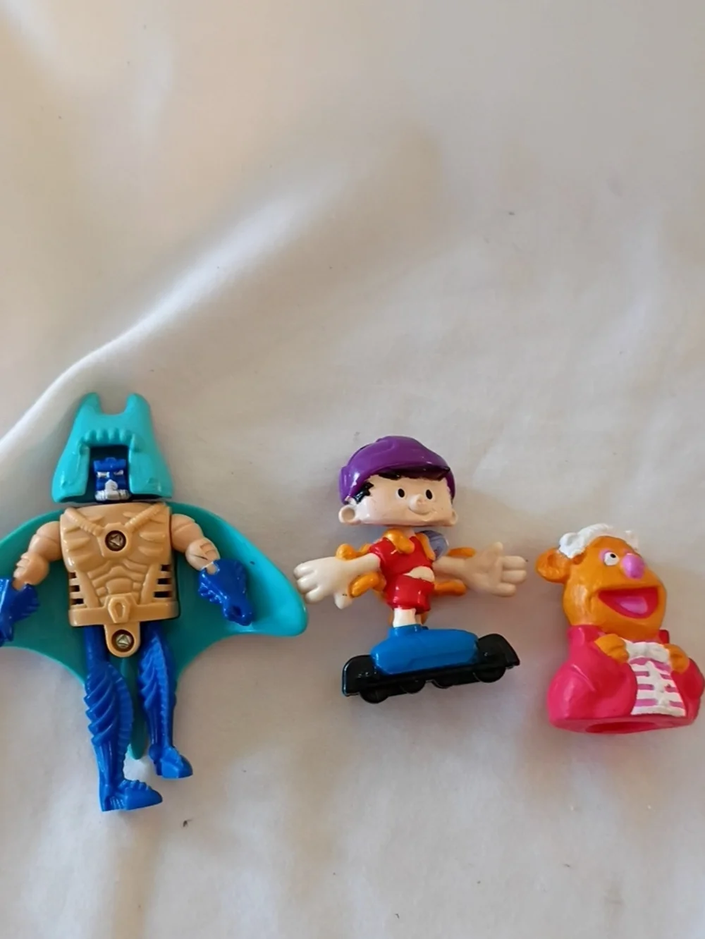 EUC Vintage 90s McDonalds And Hardees Toys Bunny Dwarfs Kenny Muppets Manta Ray